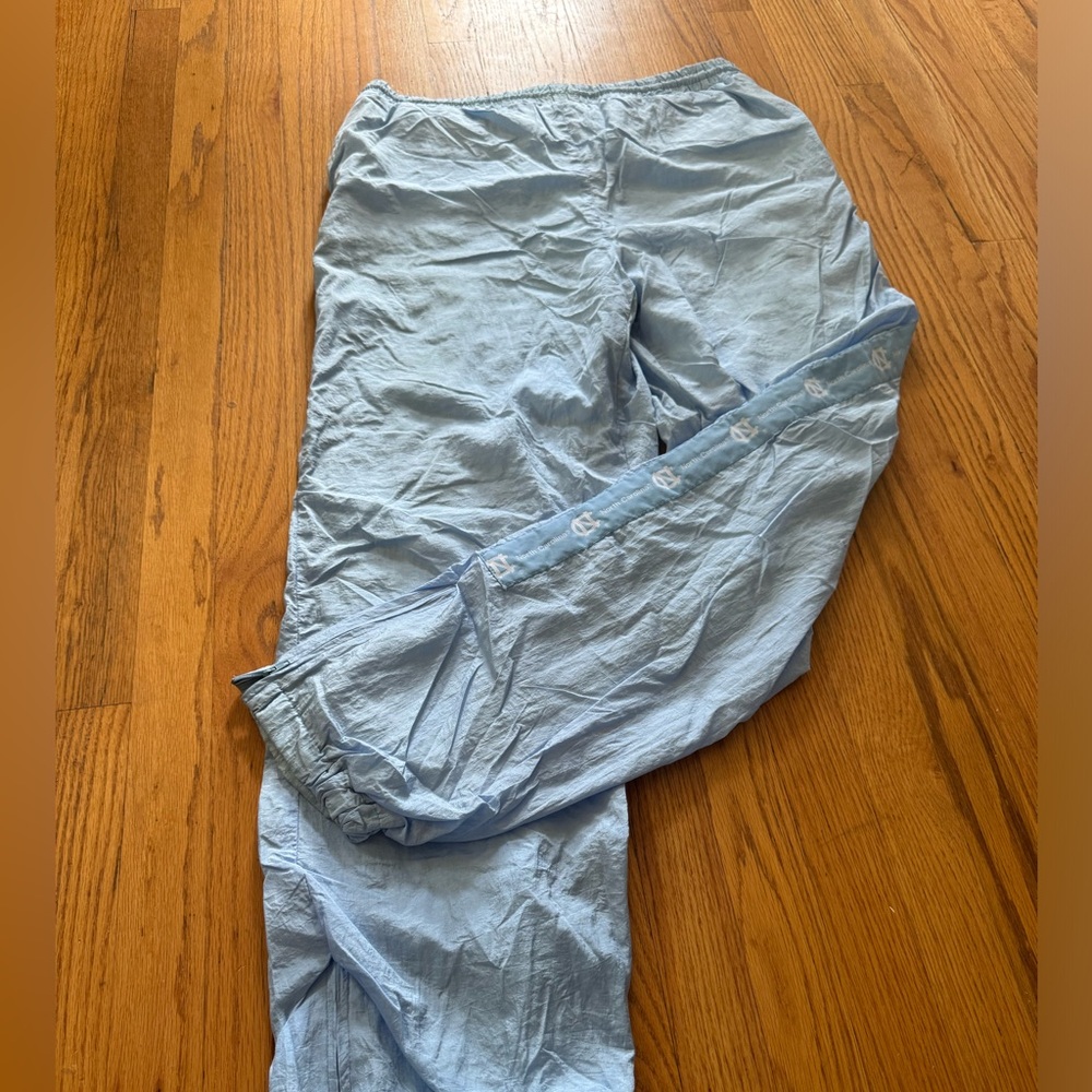 UNC VINTAGE PARACHUTE PANTS